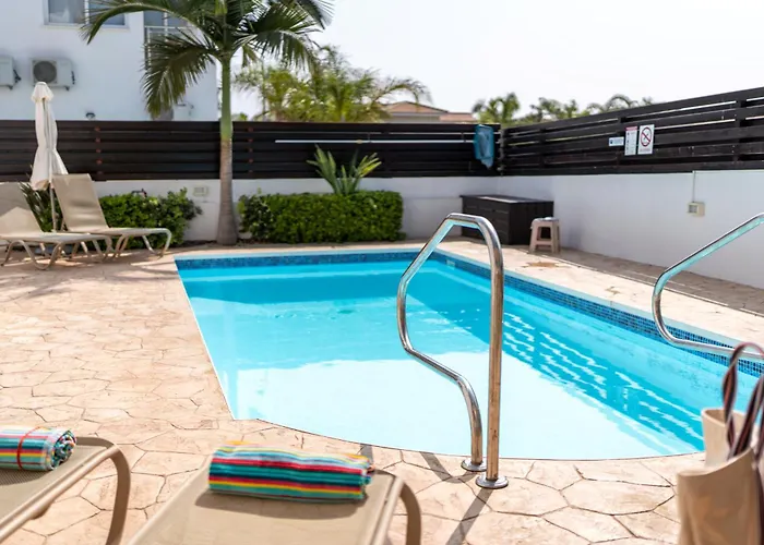 Narcissos Doria Villa *